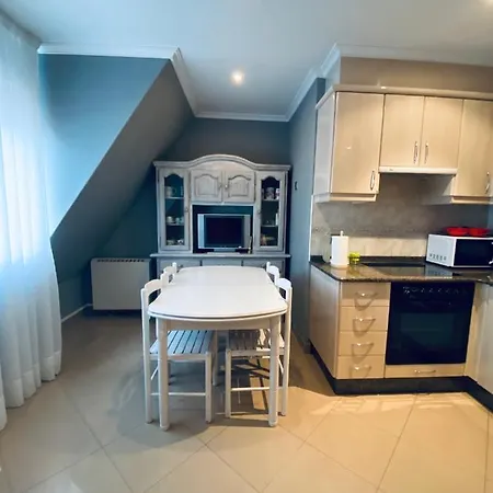 En La Zona Mas Cotizada De Apartament Cedeira